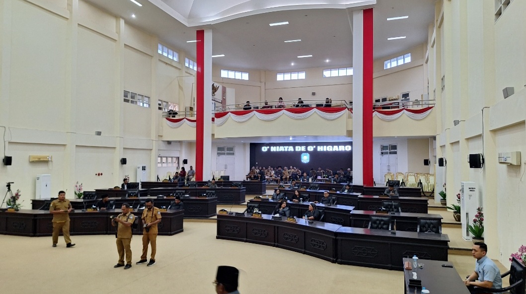 12 anggota DPRD Halut mangkir saat rapat paripurna Ranperda APBDP 2026.(istimewa)